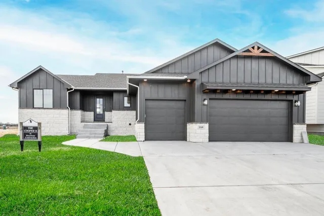 $355,601 | 1149 West Shellbark Lane, Goddard, KS 67052