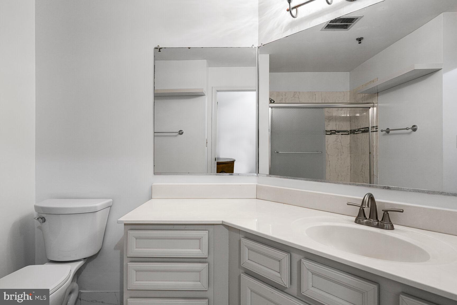 5575 Seminary Road, Unit 109 Falls Church, VA 22041 - Photo 15 of 20 Full Bath