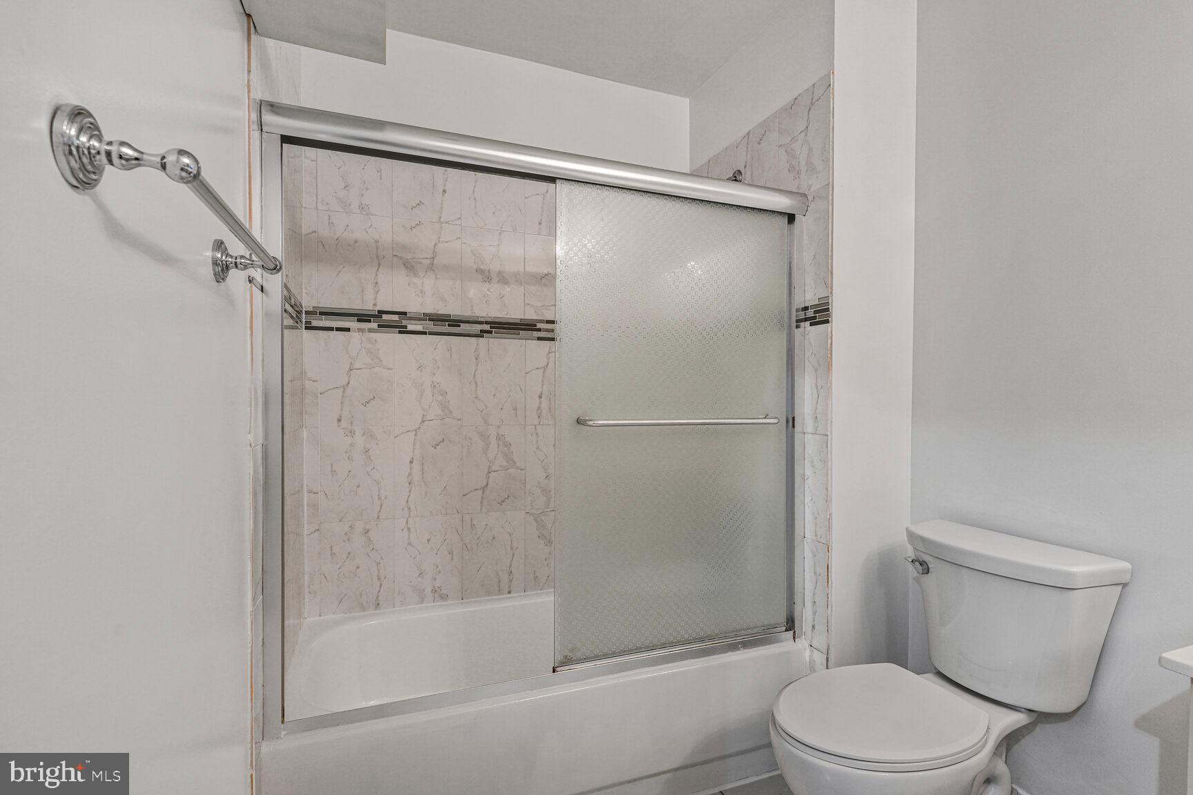 5575 Seminary Road, Unit 109 Falls Church, VA 22041 - Photo 16 of 20 Full Bath