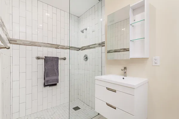 $8,900 | 369 Valley Forge Road, West Palm Beach, FL 33405