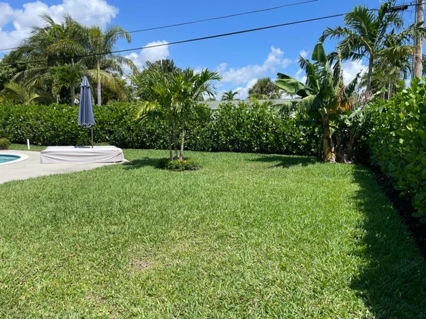 $8,900 | 369 Valley Forge Road, West Palm Beach, FL 33405