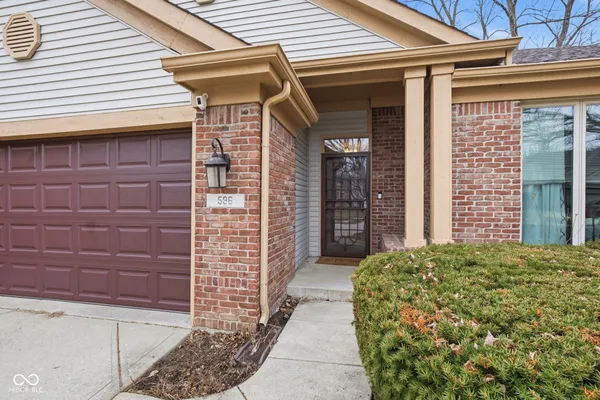 $385,000 | 596 Burr Oak Drive, Carmel, IN 46032