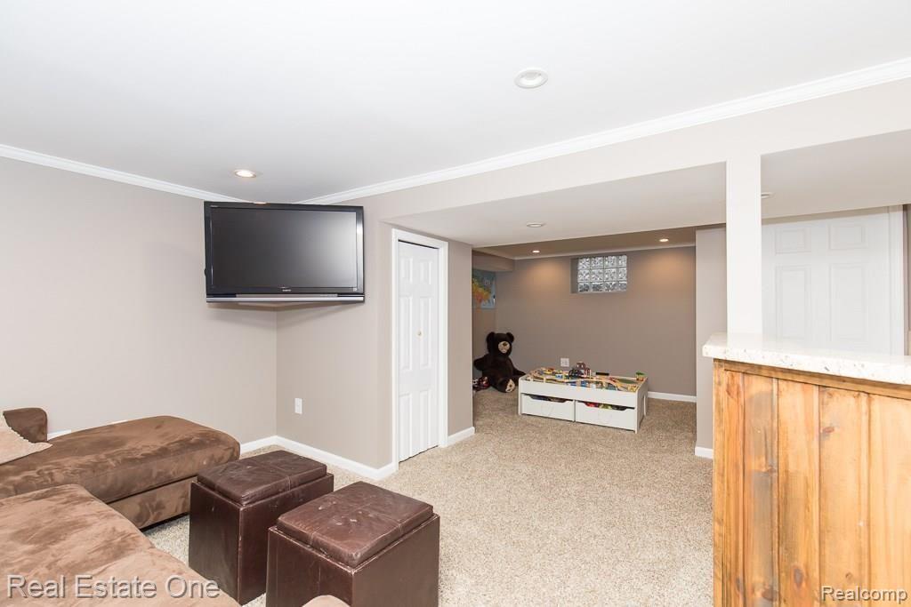 153 Terry Avenue Rochester, MI 48307 - Photo 24 of 36