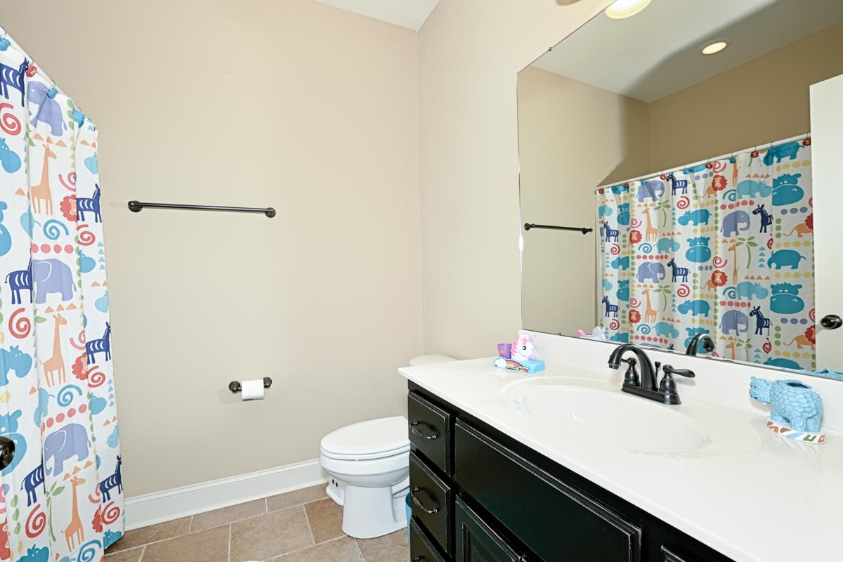 22712 Oakdale Ridge Lane Athens, AL 35613 - Photo 22 of 27 View of Guest Bathroom