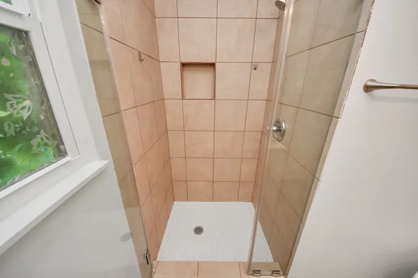 $1,850 | 7004 Conley Street, Houston, TX 77021