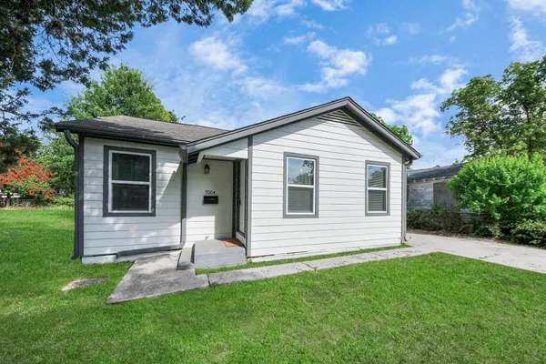 $1,850 | 7004 Conley Street, Houston, TX 77021
