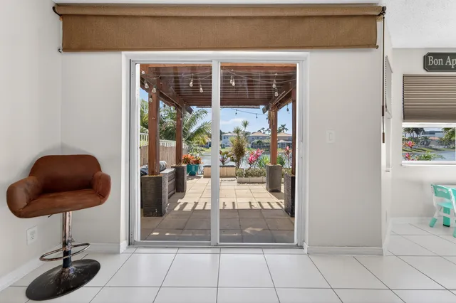 $525,000 | 3944 Crescent Creek Drive, Coconut Creek, FL 33073