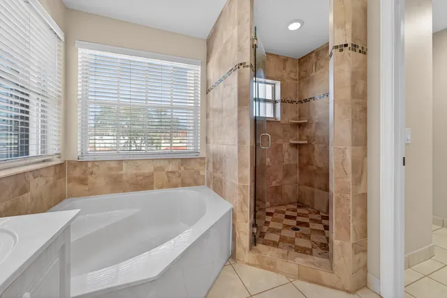 $525,000 | 3944 Crescent Creek Drive, Coconut Creek, FL 33073