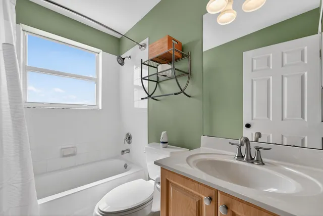 $525,000 | 3944 Crescent Creek Drive, Coconut Creek, FL 33073