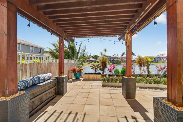 $525,000 | 3944 Crescent Creek Drive, Coconut Creek, FL 33073