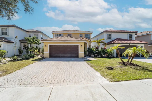 $525,000 | 3944 Crescent Creek Drive, Coconut Creek, FL 33073
