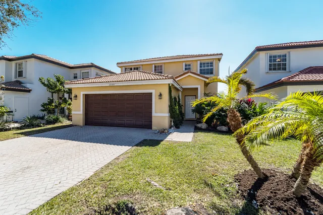 $525,000 | 3944 Crescent Creek Drive, Coconut Creek, FL 33073