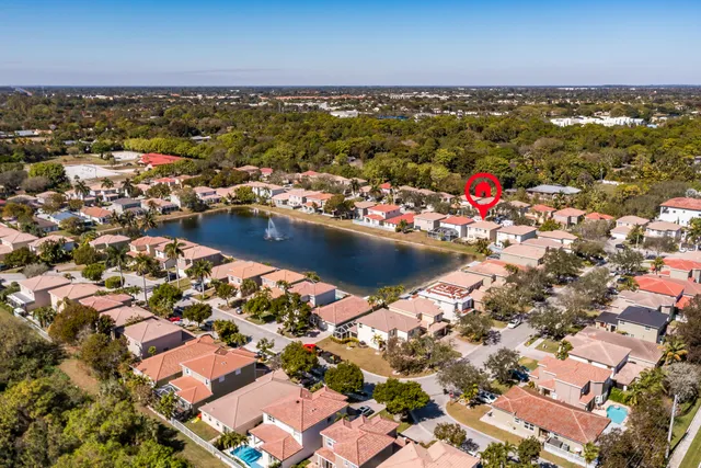 $525,000 | 3944 Crescent Creek Drive, Coconut Creek, FL 33073