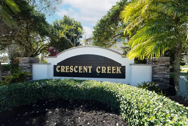 $525,000 | 3944 Crescent Creek Drive, Coconut Creek, FL 33073
