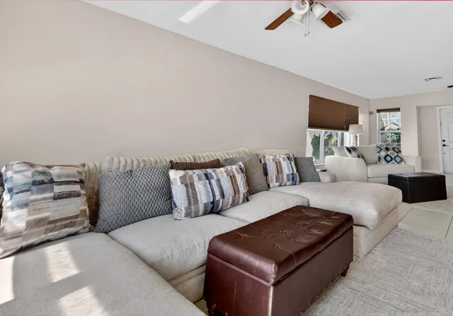 $525,000 | 3944 Crescent Creek Drive, Coconut Creek, FL 33073