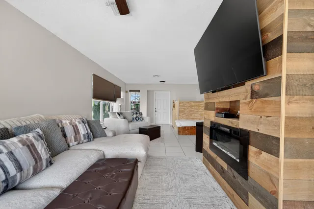 $525,000 | 3944 Crescent Creek Drive, Coconut Creek, FL 33073