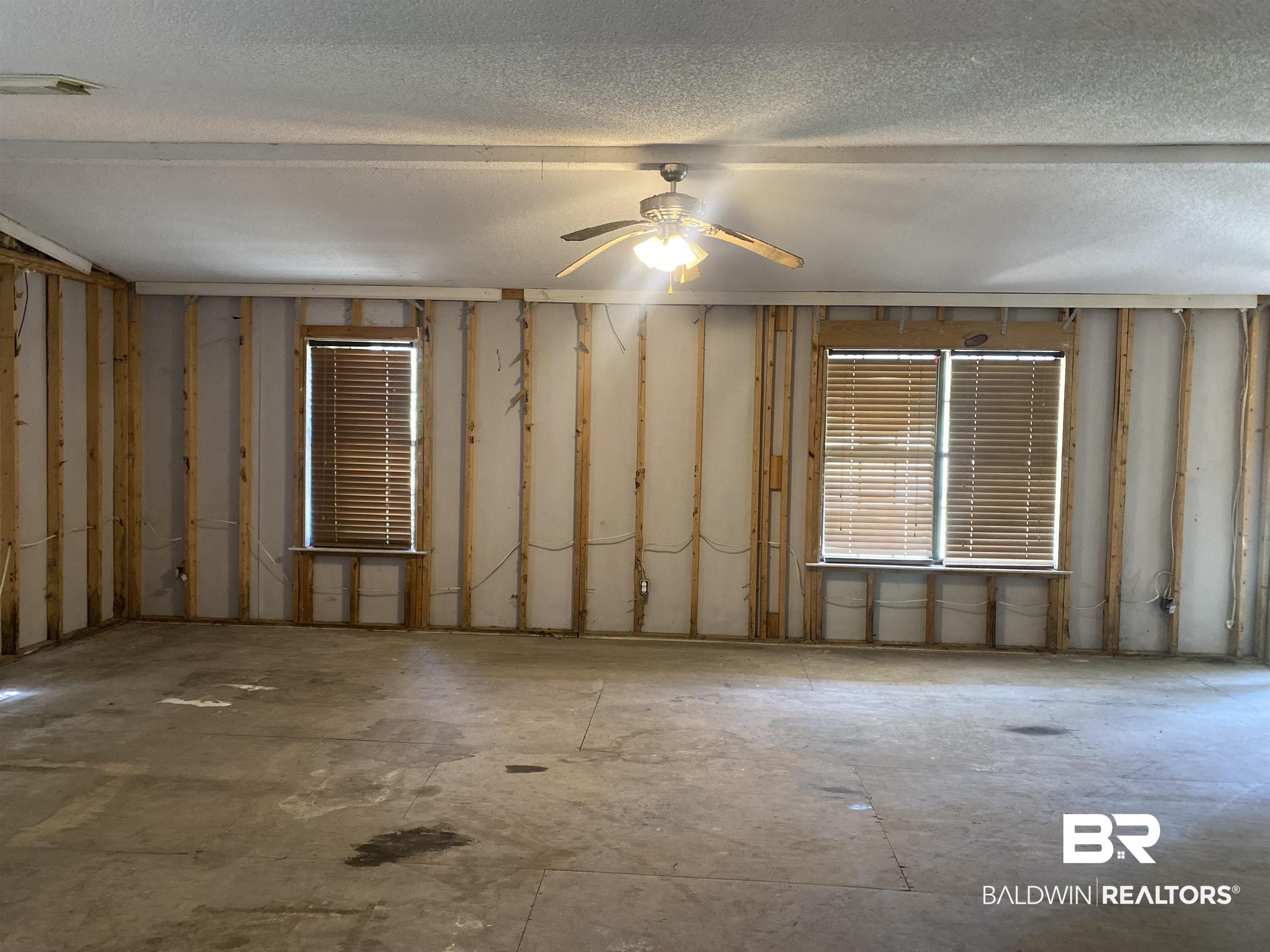 12370 Fernwood Circle Foley, AL 36535 - Photo 7 of 24 Living Room
