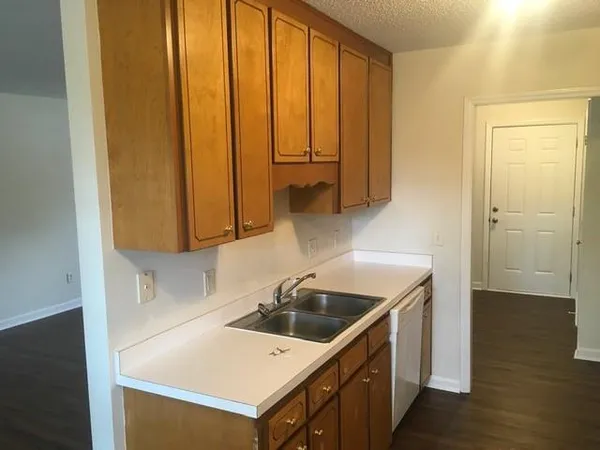 $1,600 | 102 Gracie Lane, Clayton, NC 27520
