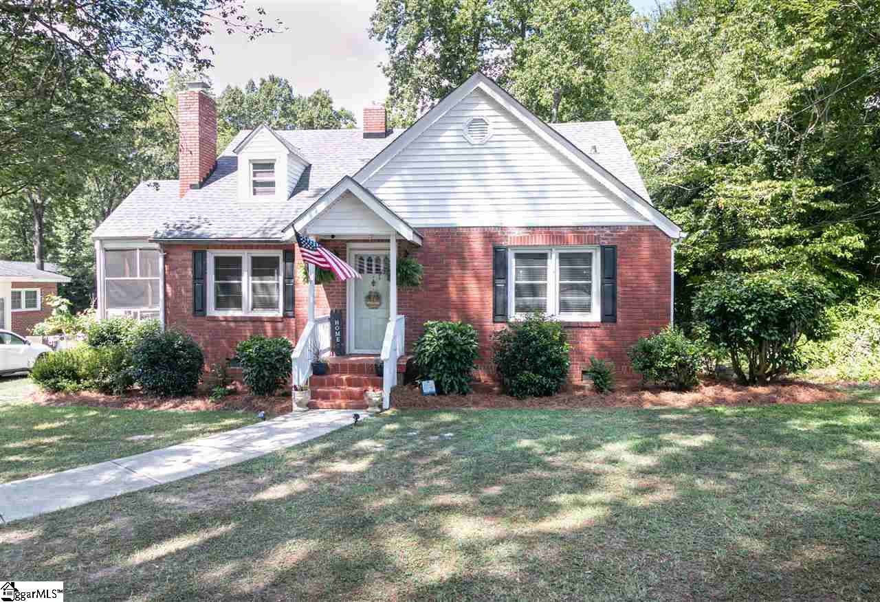 604 Cedar Street Clinton, SC 29325 - Photo 1 of 27