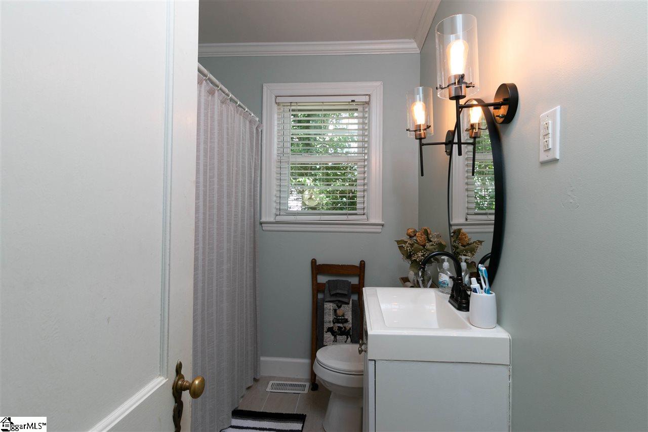 604 Cedar Street Clinton, SC 29325 - Photo 15 of 27