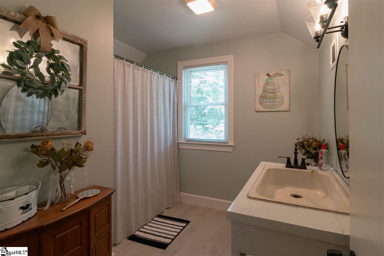 604 Cedar Street Clinton, SC 29325 - Photo 17 of 27