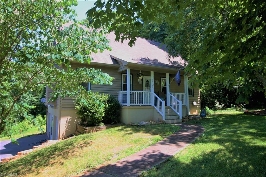 4923 Aladdin Road Pfafftown, NC 27040 - Photo 1 of 26 Gallery Image 1