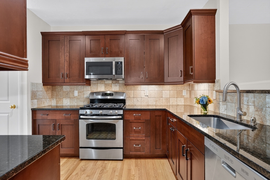4 Hastings Road, Unit 4 Hudson, MA 01749 - Photo 11 of 39