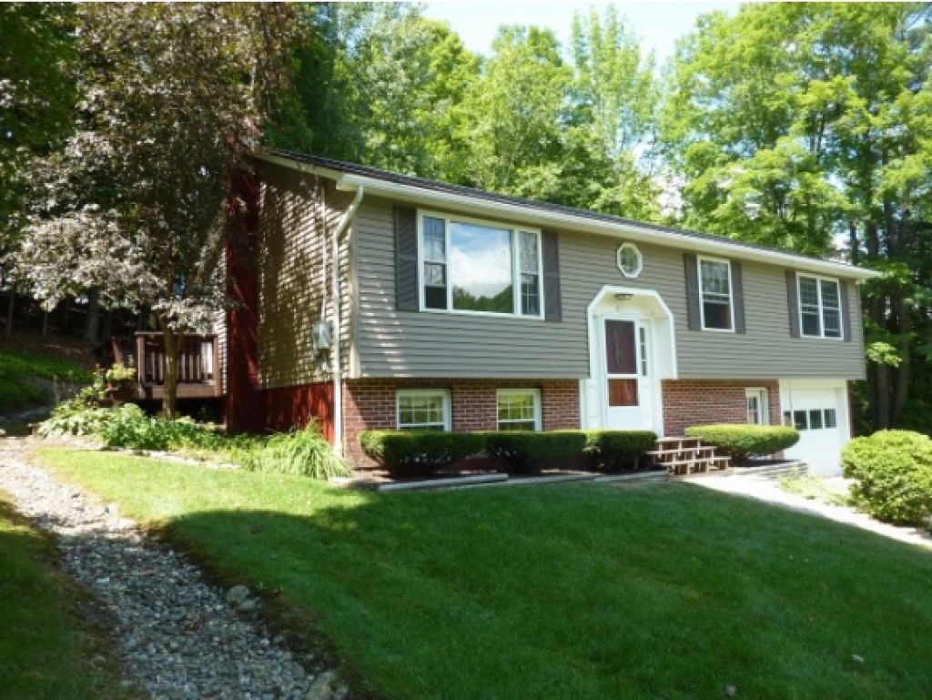 8 Farnum Hill Road Lebanon, NH 03766 - Photo 1 of 26 Gallery Image 1