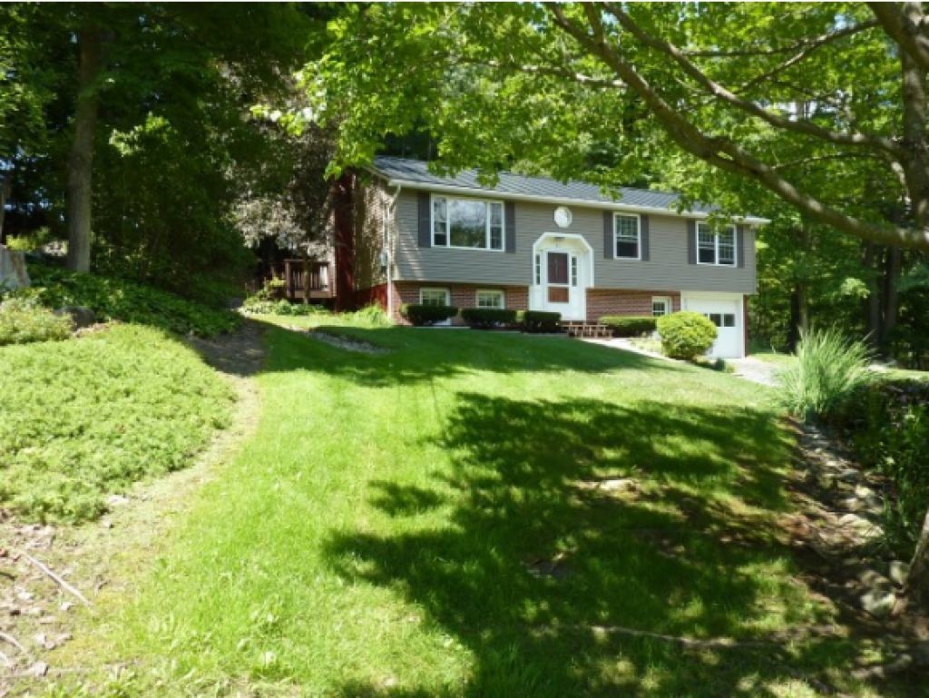8 Farnum Hill Road Lebanon, NH 03766 - Photo 2 of 26 Gallery Image 2