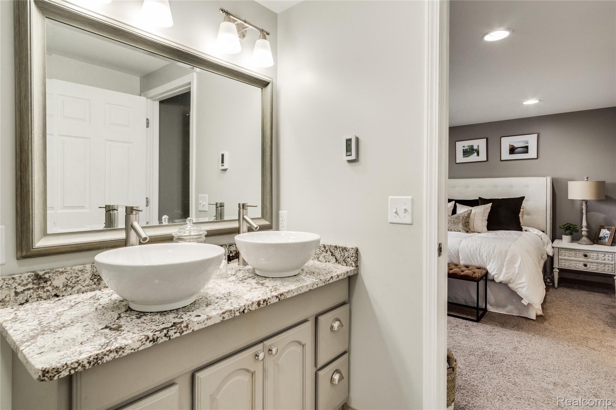 13126 Torrey Road Fenton, MI 48430 - Photo 23 of 40 Interiors (39 of 43).jpg