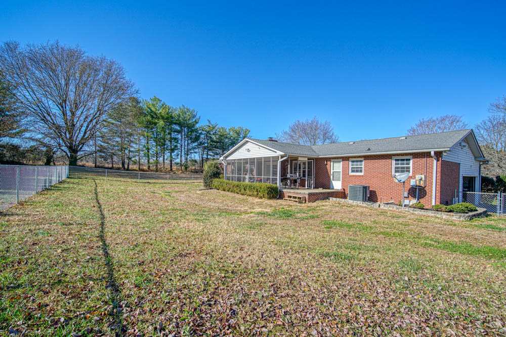 433 Grassy Pond Road Gaffney, SC 29341 - Photo 32 of 36