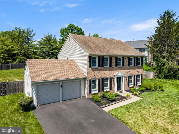 $829,000 | 6 Goldenrod Court, Newtown, PA 18940