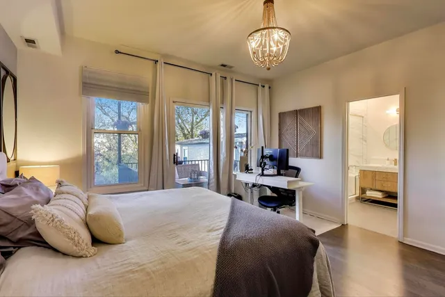 $800,000 | 2919 North Southport Avenue, Unit 3, Chicago, IL 60657