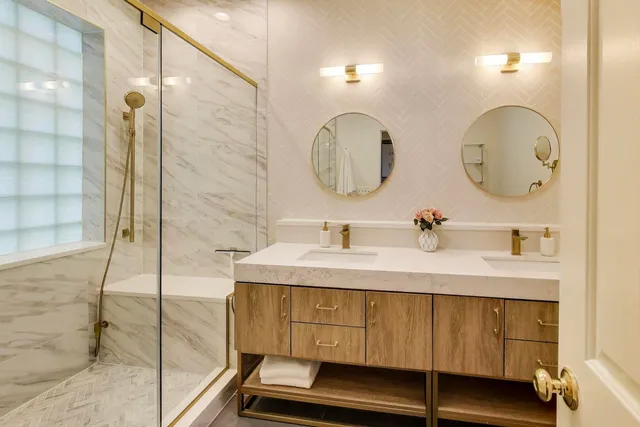 $800,000 | 2919 North Southport Avenue, Unit 3, Chicago, IL 60657