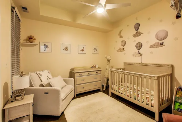 $800,000 | 2919 North Southport Avenue, Unit 3, Chicago, IL 60657