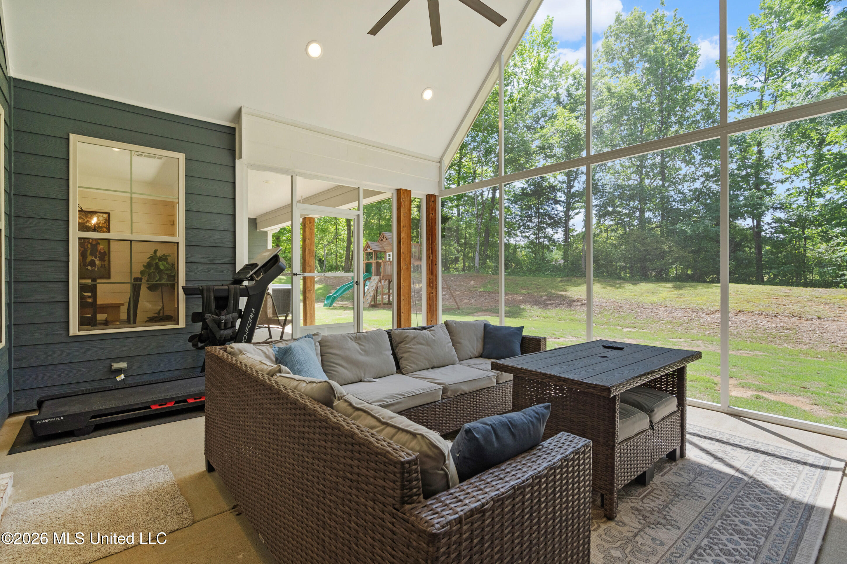 4411 Hunter Cove Hernando, MS 38632 - Photo 26 of 34 Sunroom