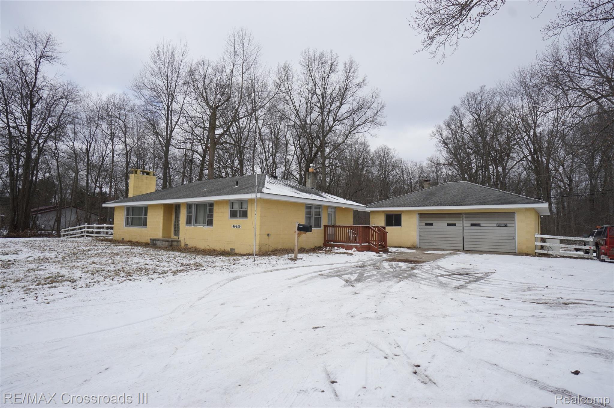 40680 Harris Road Belleville, MI 48111 - Photo 1 of 20 DSC08162.JPG