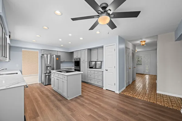 $650,000 | 4217 North Ridge Avenue, Arlington Heights, IL 60004