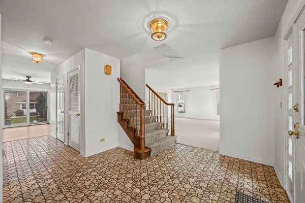 $650,000 | 4217 North Ridge Avenue, Arlington Heights, IL 60004