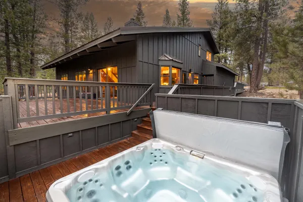 $1,225,000 | 17579 Pathfinder Lane, Unit 6, Sunriver, OR 97707