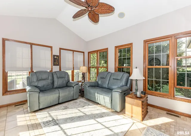 $749,000 | 28055 238th Street, Le Claire, IA 52753