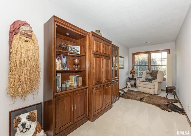 $749,000 | 28055 238th Street, Le Claire, IA 52753