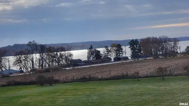 $749,000 | 28055 238th Street, Le Claire, IA 52753