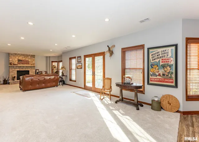 $749,000 | 28055 238th Street, Le Claire, IA 52753