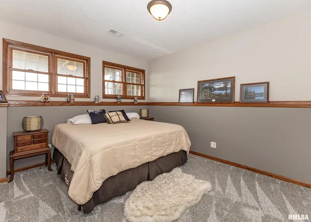 $749,000 | 28055 238th Street, Le Claire, IA 52753