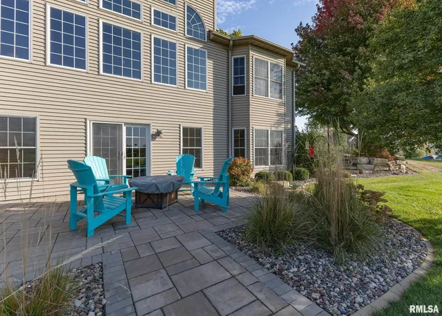 $749,000 | 28055 238th Street, Le Claire, IA 52753