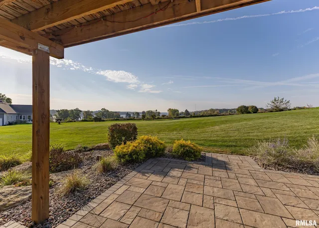 $749,000 | 28055 238th Street, Le Claire, IA 52753