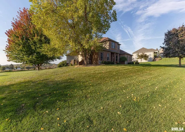 $749,000 | 28055 238th Street, Le Claire, IA 52753