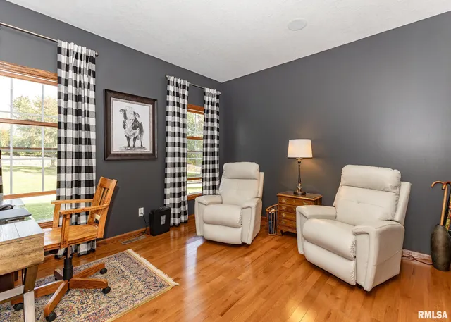 $749,000 | 28055 238th Street, Le Claire, IA 52753