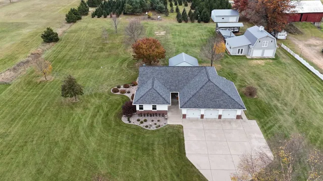 $739,000 | E7555 Ostrander Road, Weyauwega, WI 54983